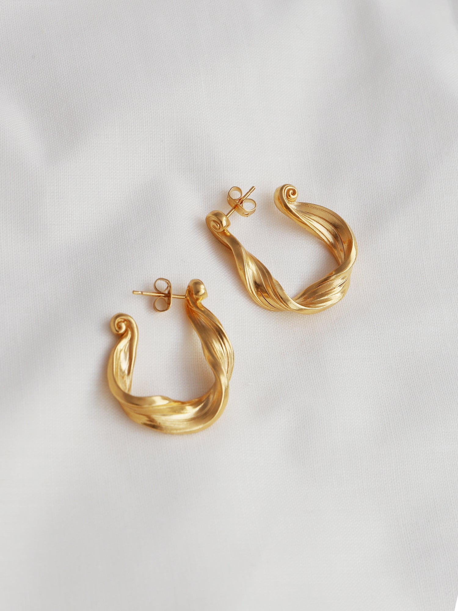 Wave Hoops - Gold