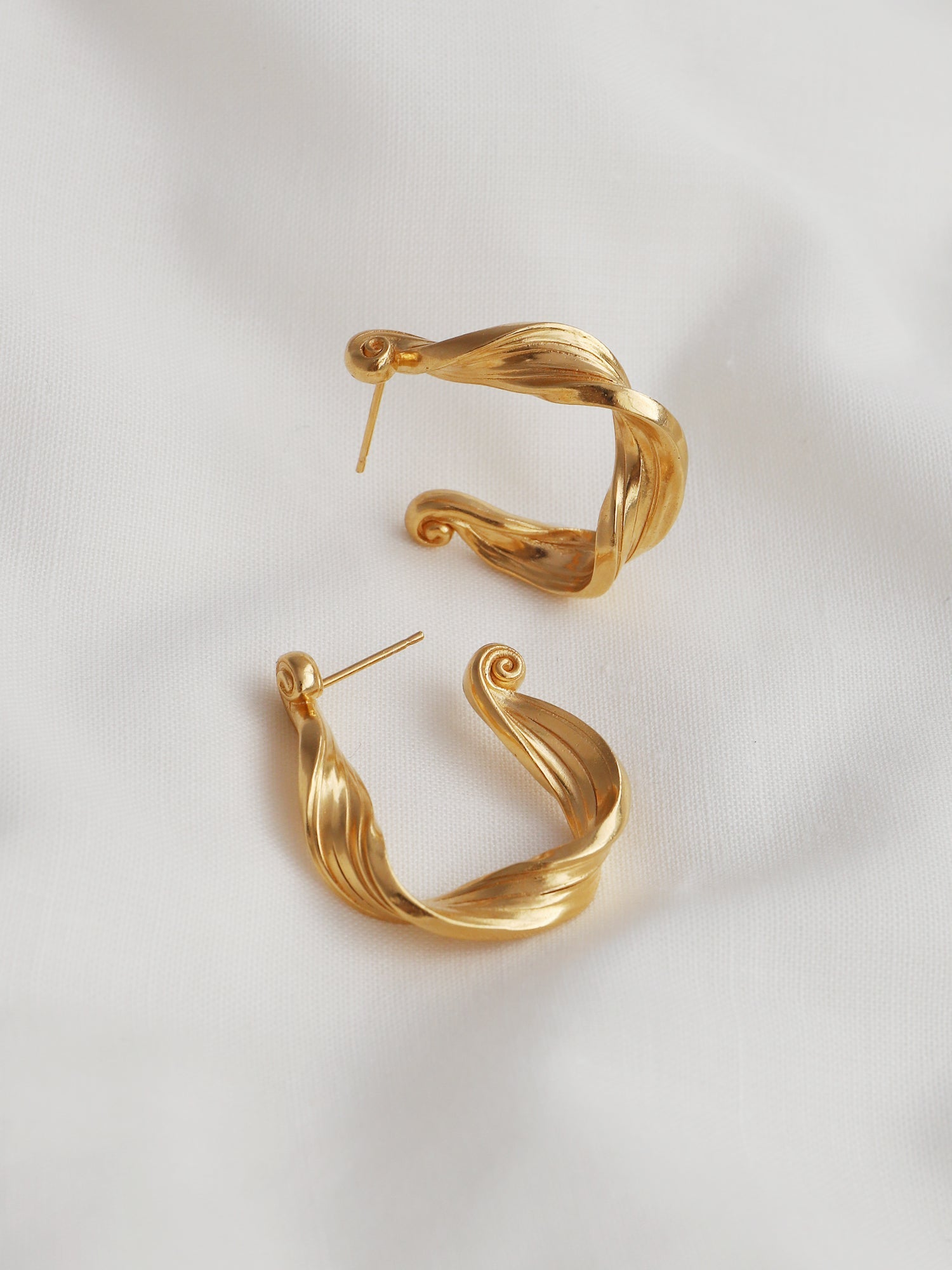 Wave Hoops - Gold