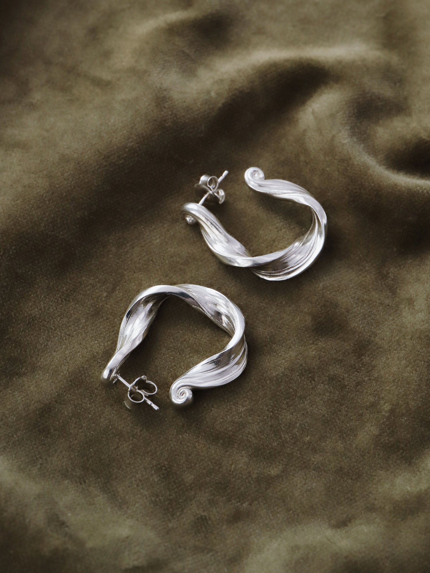 Wave Hoops - Silver