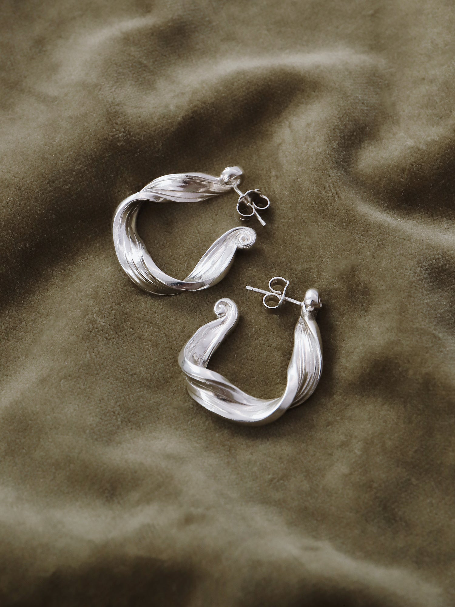 Wave Hoops - Silver